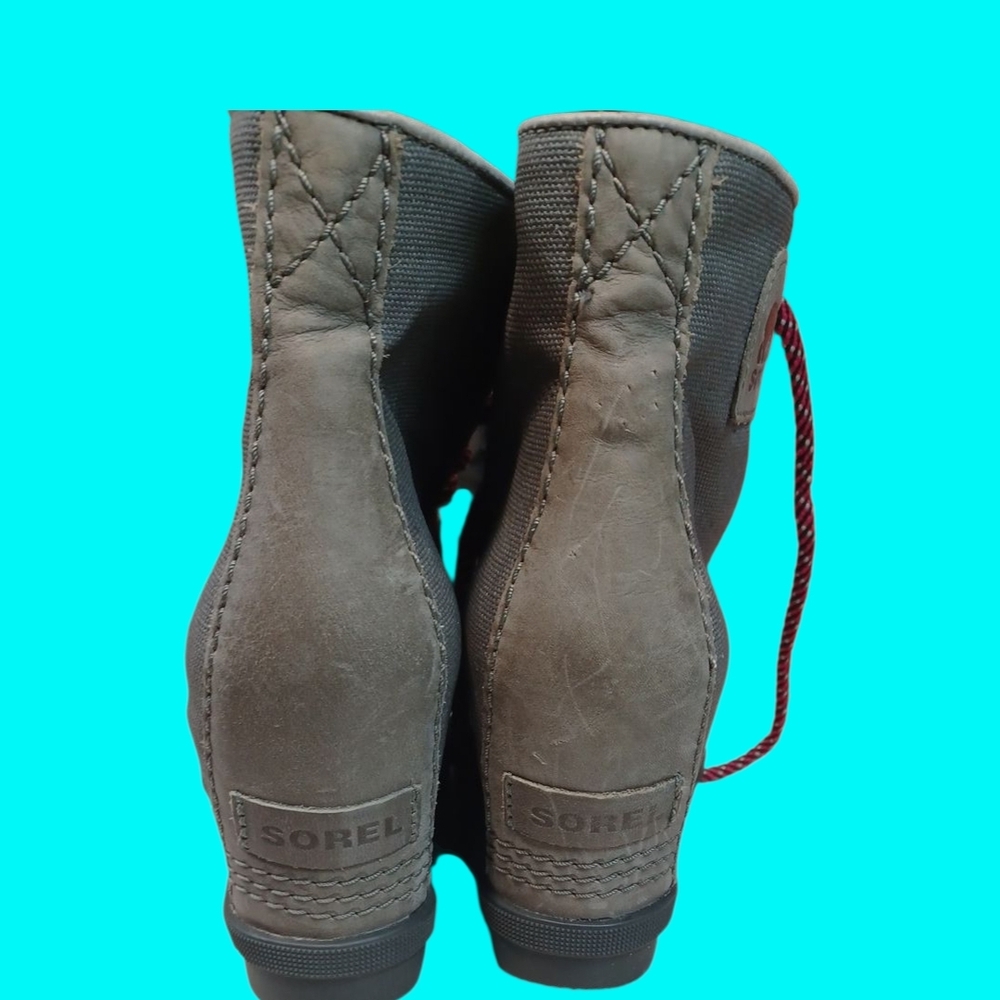 Sorel Gray Women's Boots with Red Laces - Picture 3 of 6